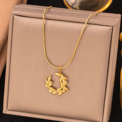 Anti-Tarnish Stainless Steel Gold-Plated Crescent Moon Themed Pendant - Wholesale