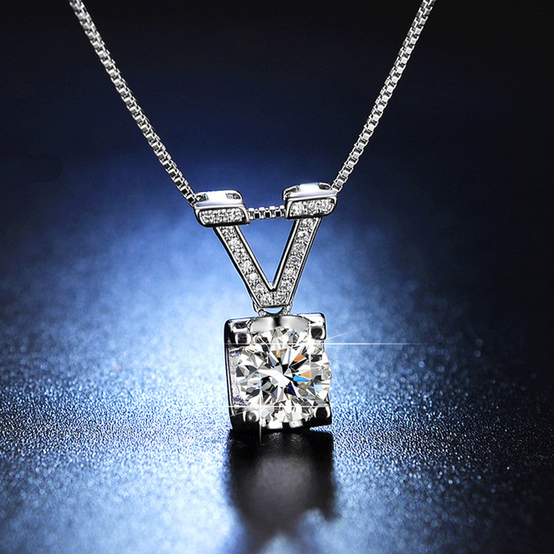 Anti-Tarnish Stainless Steel Silver-Plated V-Shape Circular Solitaire Pendant - Wholesale