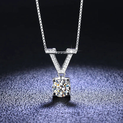 Anti-Tarnish Stainless Steel Silver-Plated V-Shape Circular Solitaire Pendant - Wholesale